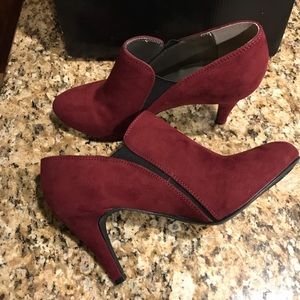 NWT Women’s Beautiful Booties